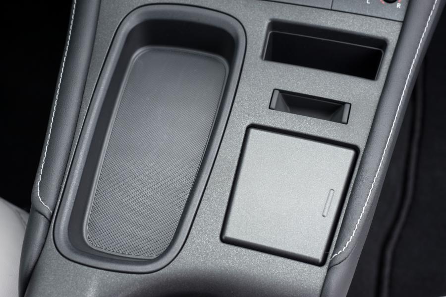  Lexus CT200h 2010 года  (фото 216 из 266)